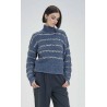 Maglione chevronne con lavorazione a trecce.Design con collo alto.Maniche lunghe con vestibilità comoda.Inserti di lurex a righe