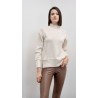 Maglione a collo alto 100% lana.Design oversize con caduta fluida.Maniche lunghe con spalle scese.Polsini, collo e orlo a costin