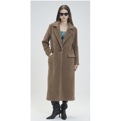 Cappotto effetto pelliccia dalla texture morbidaDesign sofisticato e caldoChiusura con un bottone decorativo (removibile)Ampio r