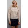 Maglione in lana con lavorazione traforata.Collo alto rotondo con dettagli di bottoni decorativi sulle spalle.Maniche lunghe con