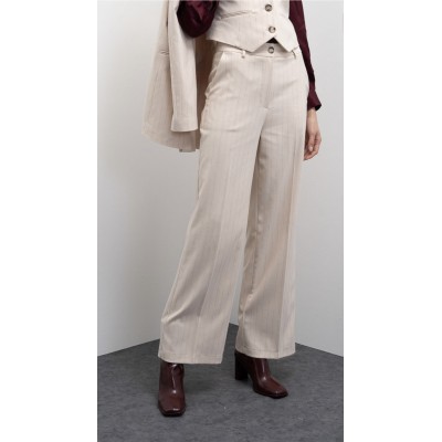 Pantalone ampio con motivo a righe.Vita con passanti per cintura.Tessuto leggero e fluido per un comfort maggiore.Stile sofistic