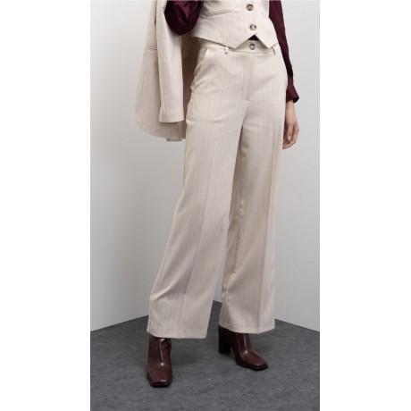 Pantalone ampio con motivo a righe.Vita con passanti per cintura.Tessuto leggero e fluido per un comfort maggiore.Stile sofistic