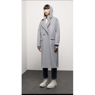 Cappotto grigio  lungo con cappuccio Cappotto grigio  lungo con cappuccio