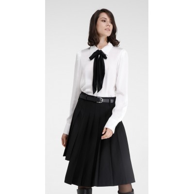 Camicia in Raso di Viscosa con Fiocco Removibile a Contrasto REF. PANDAR: Questa raffinata camicia è realizzata in raso di visco