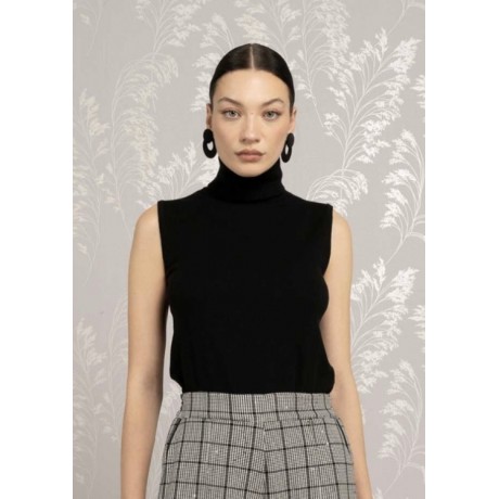 City look rilassato: indossala da sola o sopra alla camicia.