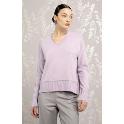 DettagliTaglio essenziale, con il glam touch del filo.Maglia in filato misto lana Linea morbida Scollo a V, maniche lunghe