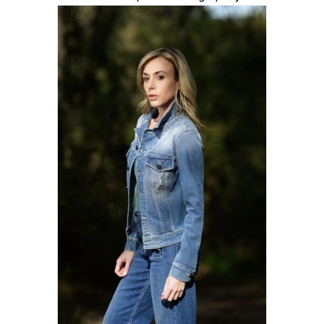Ecco uno dei nostri modelli più amati il nostro giubbino di jeans Cervinia