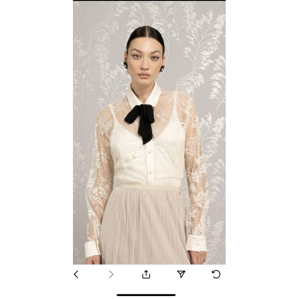 Elegante e originale, grazie al dettaglio stylish del pizzo,camicia in pizzo Elegante e originale, grazie al dettaglio stylish del pizzo,camicia in pizzo