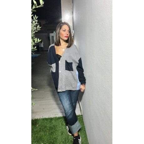 Jeans Boyfriend cinque tasche in denim di cotone,chiuso con zip nascosta e bottone a chiodo, con cinta ribaltata e risolto