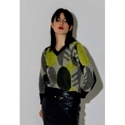 Maglia in lana e mohair scollo V