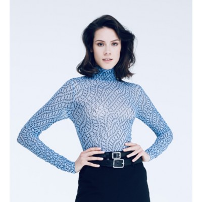 Maglia lupetto Frilly con il suo design versatile e sofisticato, è perfetta per creare outfit formali e chic.