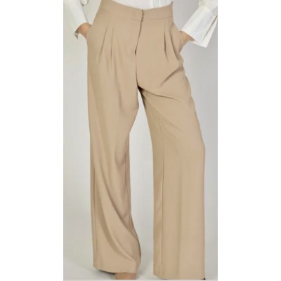 Pantalone beige dalla linea palazzo