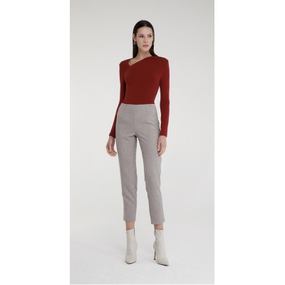 Pantalone Pancia Piatta e Cerniera Laterale, Skinny Fit. REF. BIASI: Questi pantaloni dal taglio skinny fit sono progettati per 