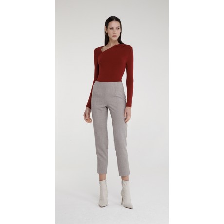 Pantalone Pancia Piatta e Cerniera Laterale, Skinny Fit. REF. BIASI: Questi pantaloni dal taglio skinny fit sono progettati per 