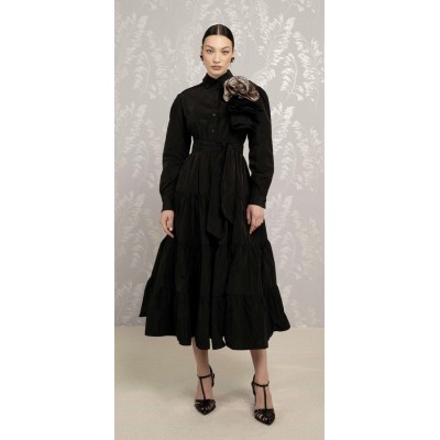 Retrò mood: indossalo con décolleté e calzini per un trendy twist