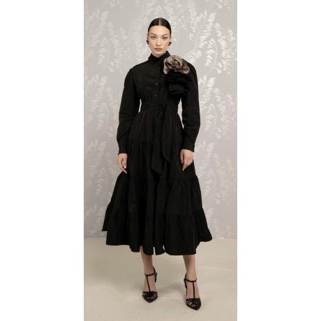 Retrò mood: indossalo con décolleté e calzini per un trendy twist