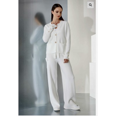 Tutto il comfort dei pantaloni in maglia, per lunghe passeggiate.