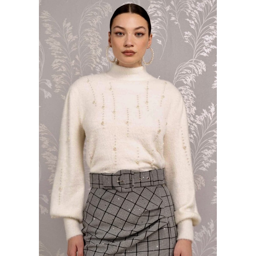 Fashion meets comfort, con il calore del filato mohair. Fashion meets comfort, con il calore del filato mohair.